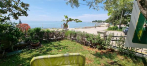 Romantic apartment for two on the sea, Zambratija
